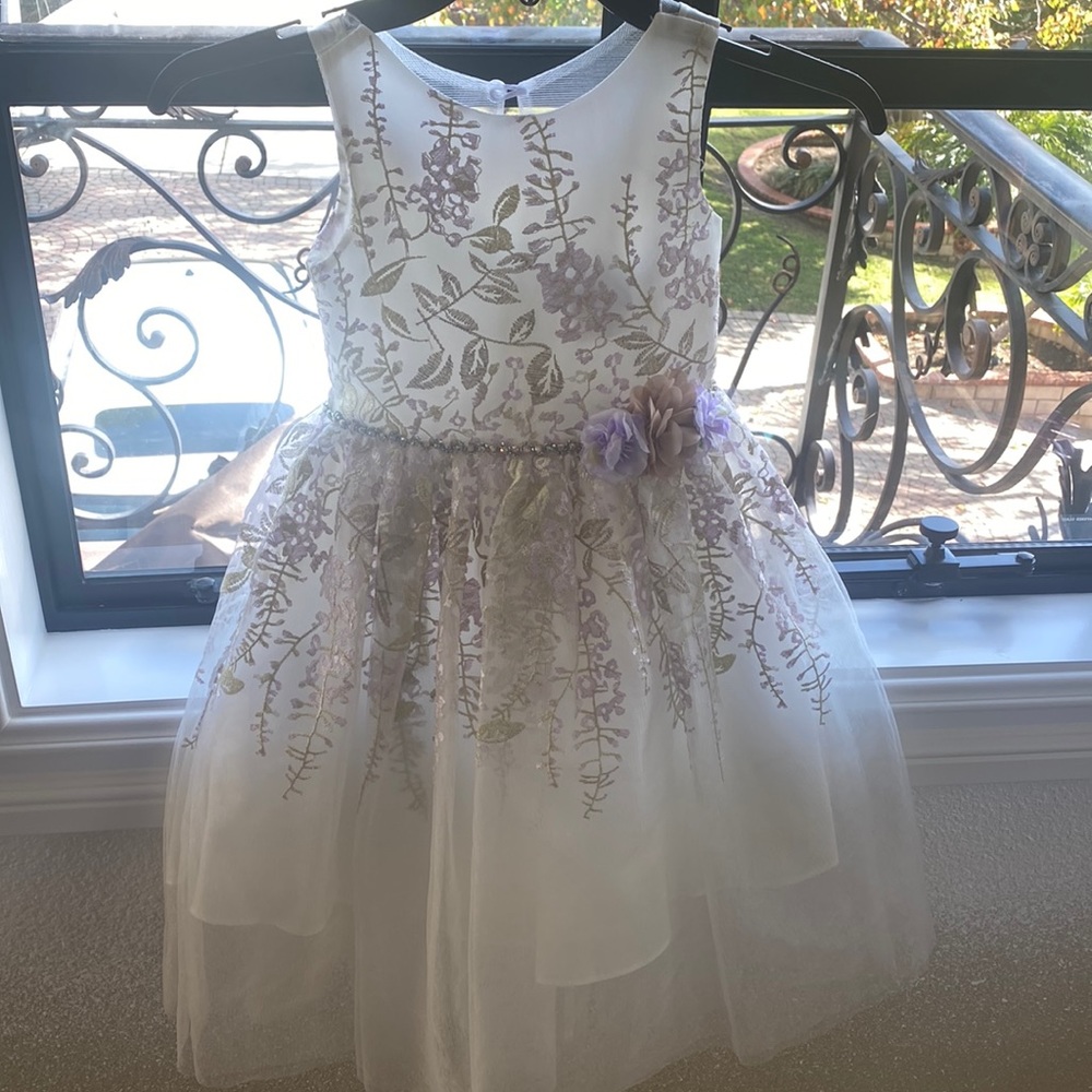 Girls dress
